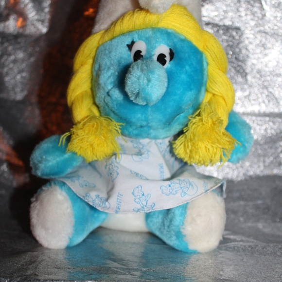 1981 collectible Smurfette plush toy - Picture 5 of 16
